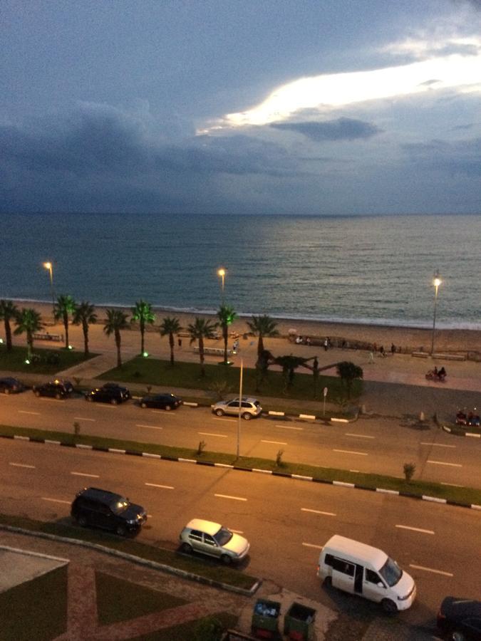 House On The Beach Батуми Экстерьер фото