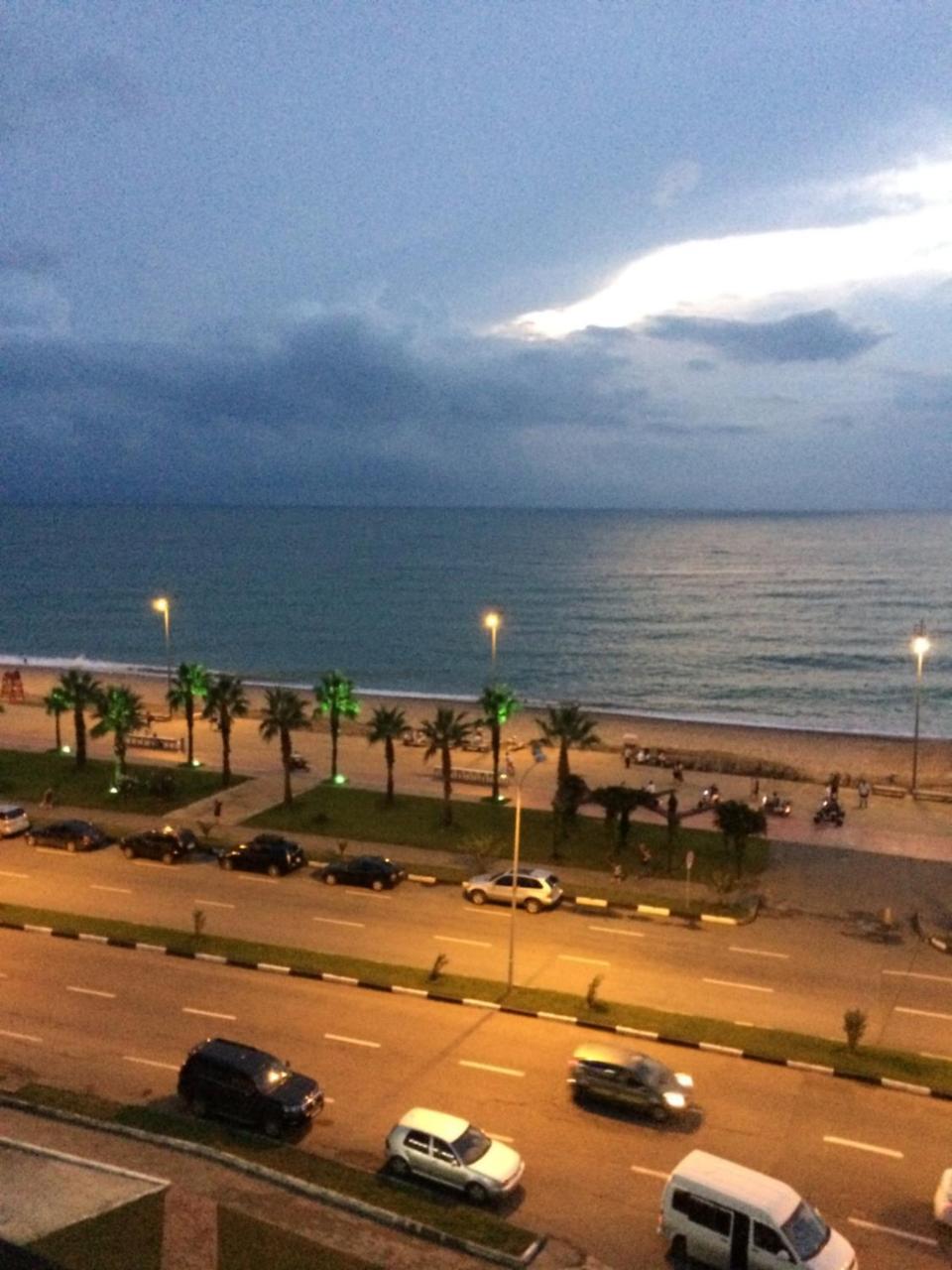 House On The Beach Батуми Экстерьер фото